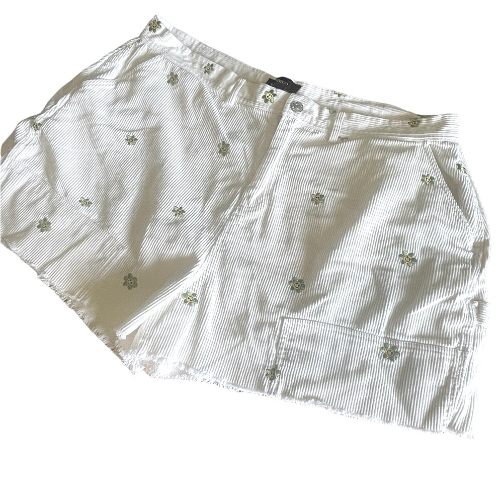 Forever 21+ Smiley Face Corduroy Shorts Size 3X
